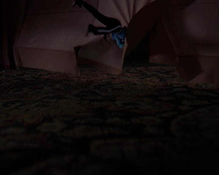 Charmed-Online-dot-net_405SizeMatters0889.jpg