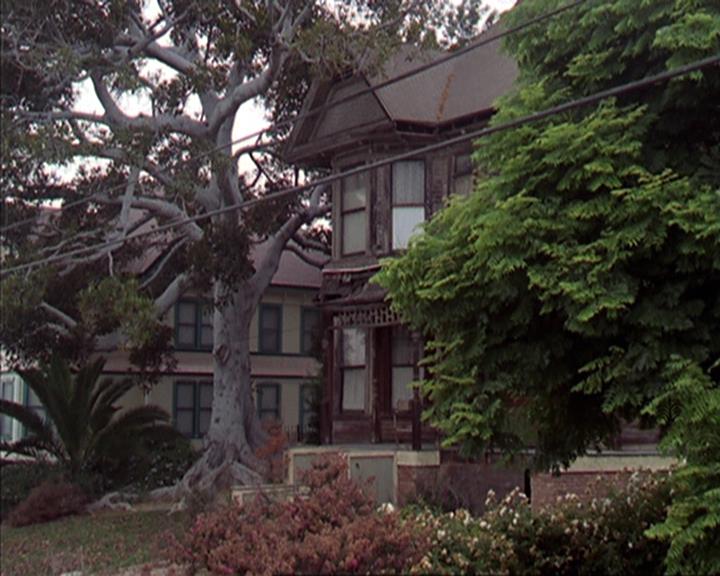 Charmed-Online-dot-net_405SizeMatters0960.jpg
