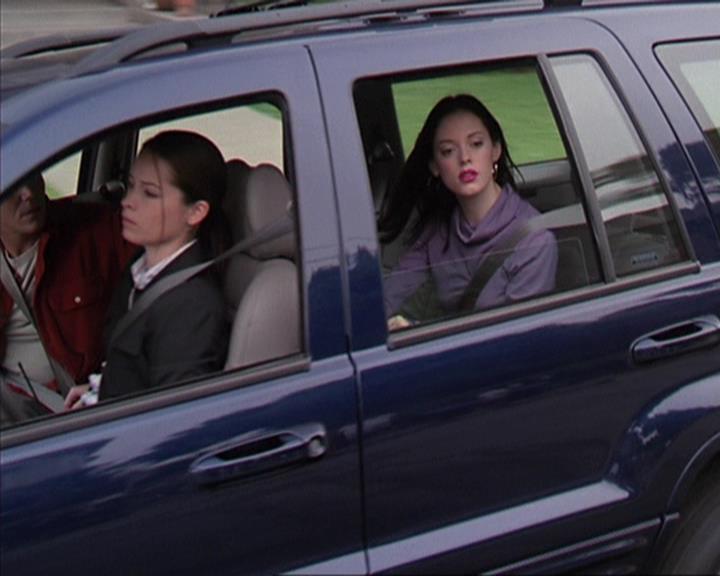 Charmed-Online-dot-net_405SizeMatters0969.jpg