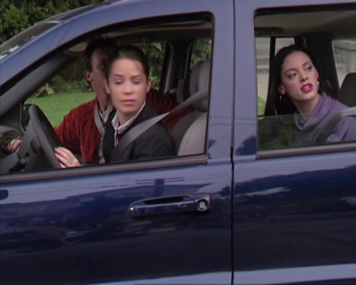 Charmed-Online-dot-net_405SizeMatters0971.jpg