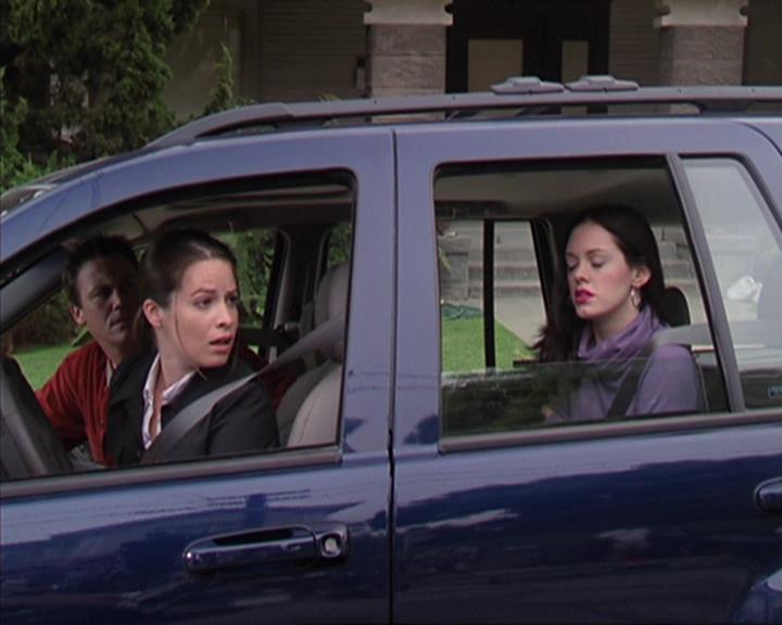 Charmed-Online-dot-net_405SizeMatters0975.jpg
