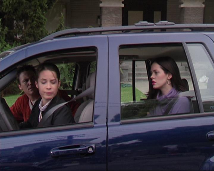 Charmed-Online-dot-net_405SizeMatters0976.jpg
