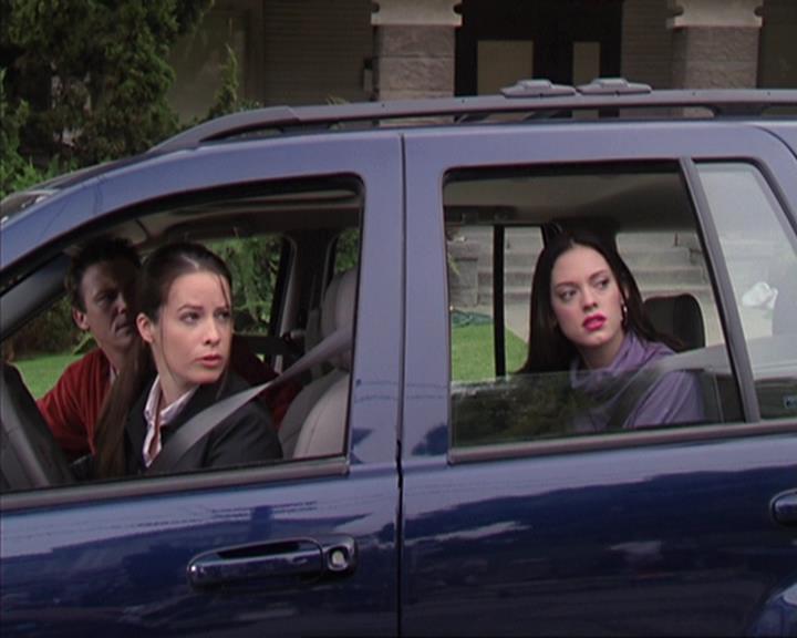 Charmed-Online-dot-net_405SizeMatters0978.jpg
