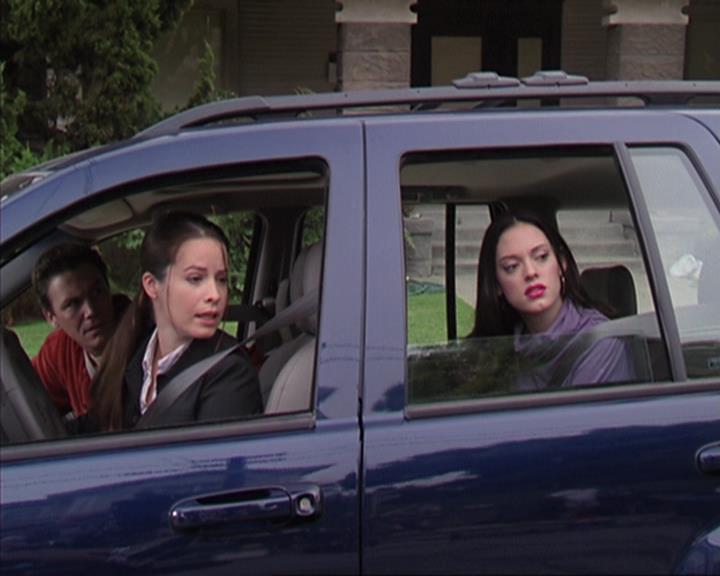 Charmed-Online-dot-net_405SizeMatters0979.jpg
