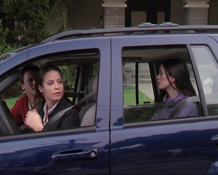 Charmed-Online-dot-net_405SizeMatters0982.jpg