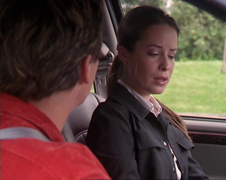 Charmed-Online-dot-net_405SizeMatters0984.jpg