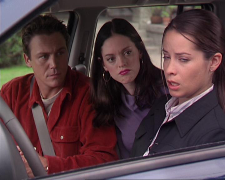 Charmed-Online-dot-net_405SizeMatters1047.jpg