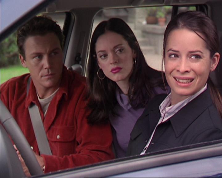 Charmed-Online-dot-net_405SizeMatters1048.jpg
