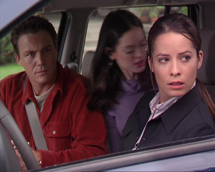 Charmed-Online-dot-net_405SizeMatters1049.jpg
