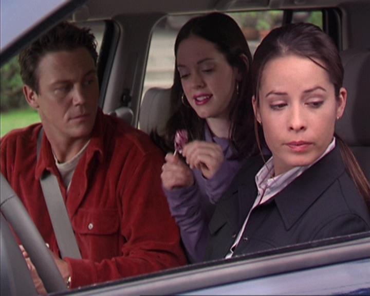 Charmed-Online-dot-net_405SizeMatters1051.jpg