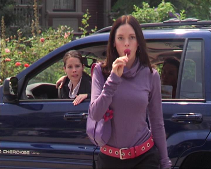 Charmed-Online-dot-net_405SizeMatters1063.jpg