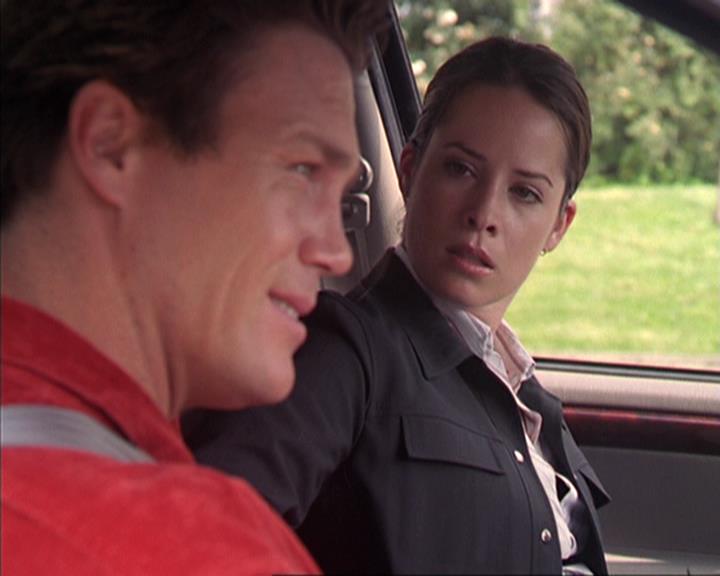 Charmed-Online-dot-net_405SizeMatters1070.jpg