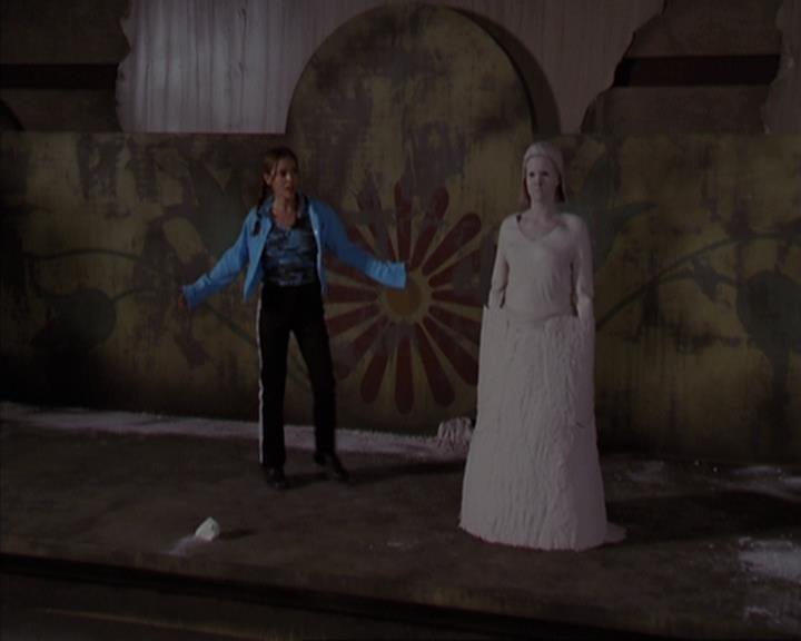 Charmed-Online-dot-net_405SizeMatters1078.jpg