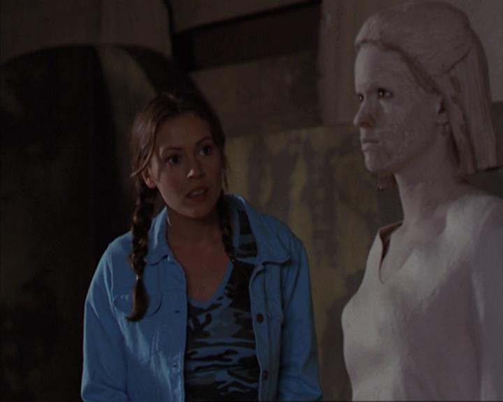 Charmed-Online-dot-net_405SizeMatters1084.jpg
