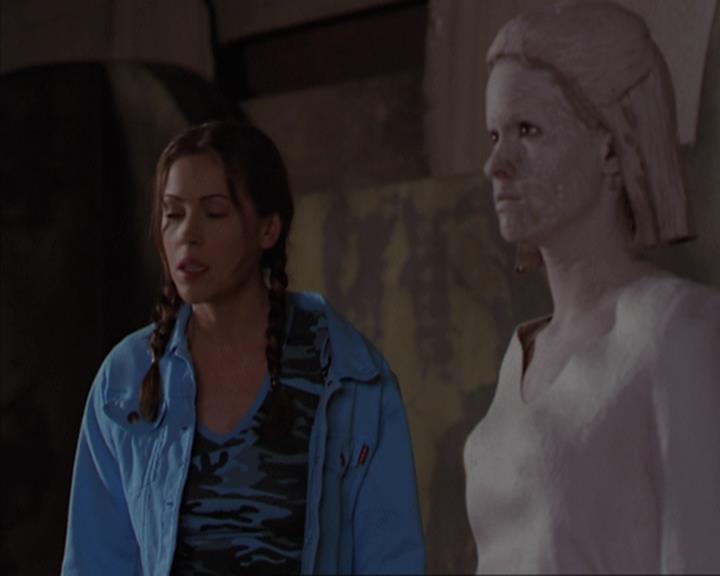 Charmed-Online-dot-net_405SizeMatters1092.jpg