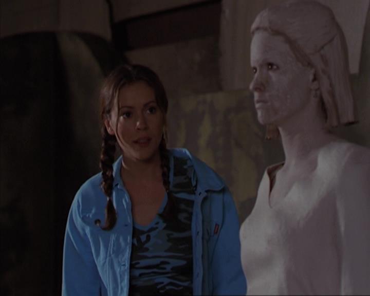 Charmed-Online-dot-net_405SizeMatters1093.jpg