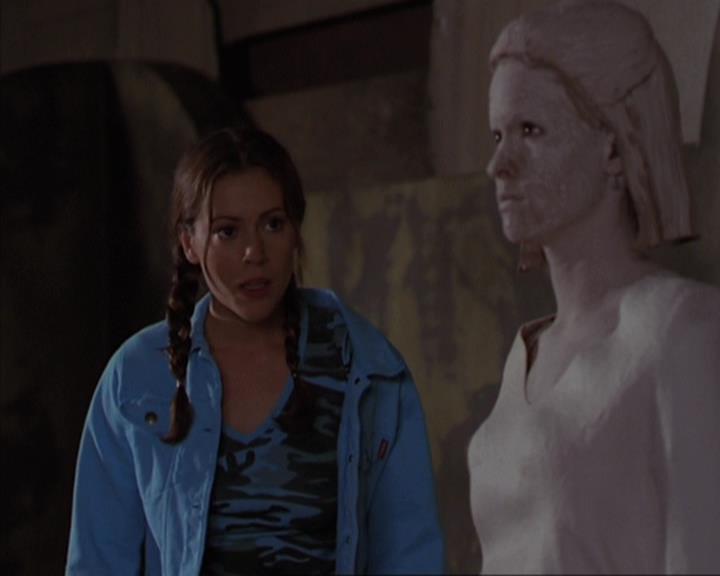 Charmed-Online-dot-net_405SizeMatters1094.jpg