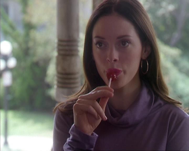 Charmed-Online-dot-net_405SizeMatters1166.jpg