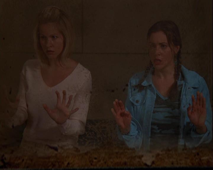 Charmed-Online-dot-net_405SizeMatters1265.jpg