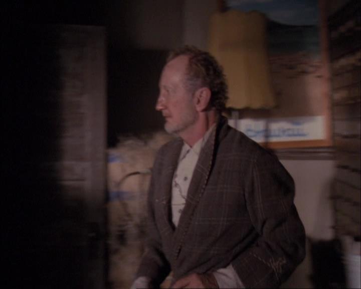 Charmed-Online-dot-net_405SizeMatters1269.jpg