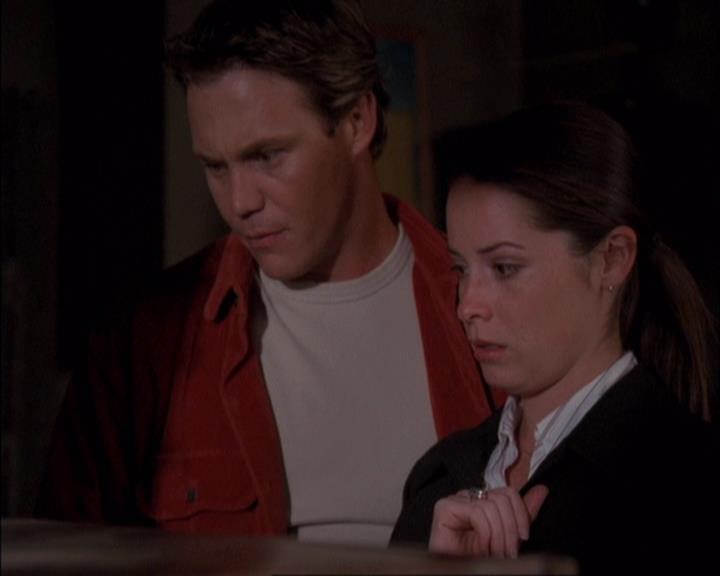 Charmed-Online-dot-net_405SizeMatters1316.jpg