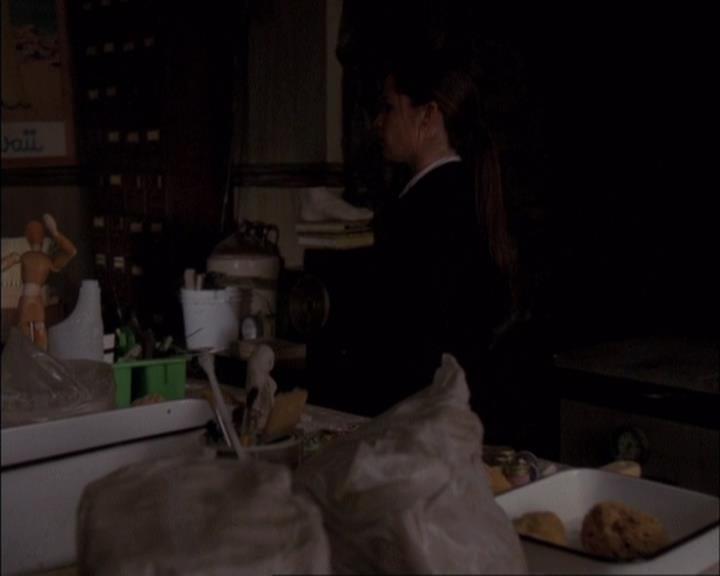 Charmed-Online-dot-net_405SizeMatters1335.jpg