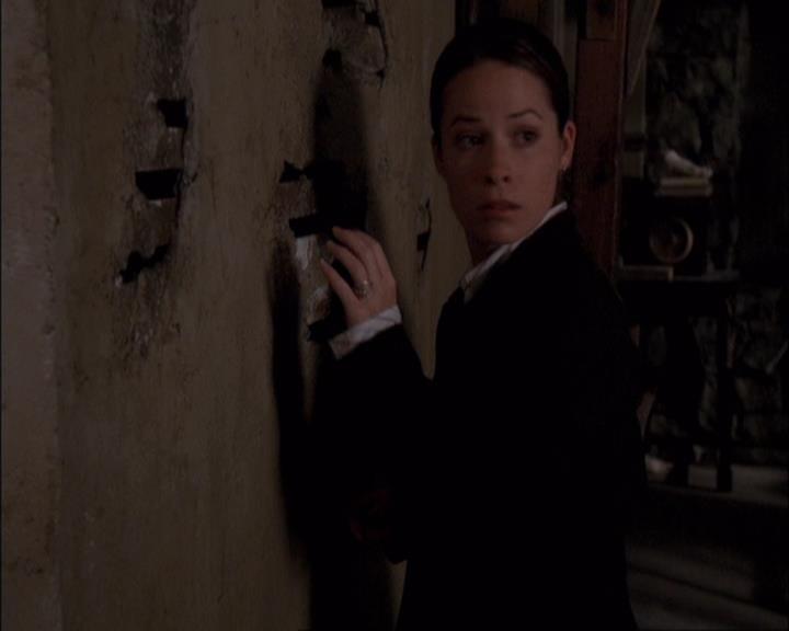 Charmed-Online-dot-net_405SizeMatters1352.jpg