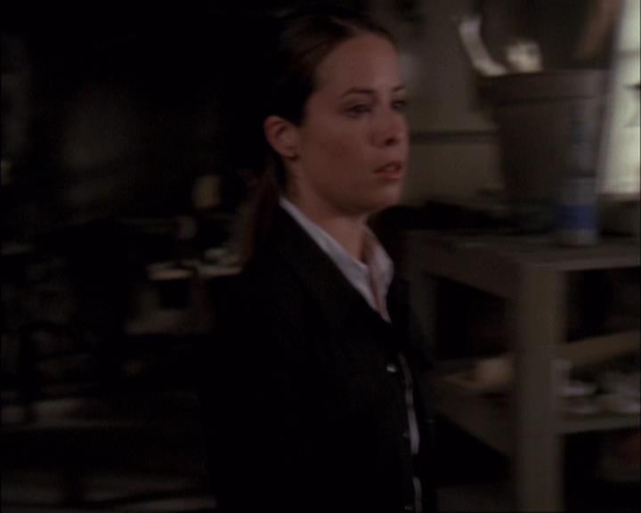 Charmed-Online-dot-net_405SizeMatters1356.jpg