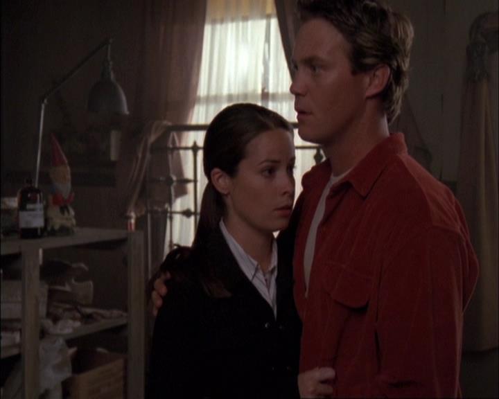 Charmed-Online-dot-net_405SizeMatters1367.jpg