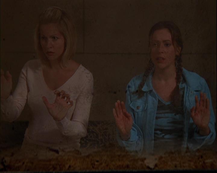 Charmed-Online-dot-net_405SizeMatters1371.jpg