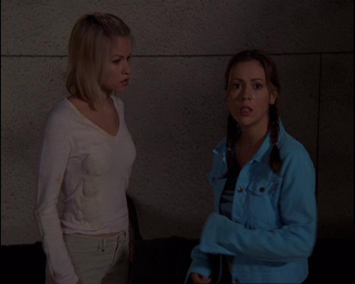 Charmed-Online-dot-net_405SizeMatters1377.jpg