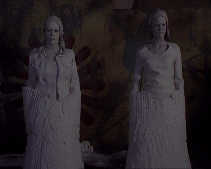 Charmed-Online-dot-net_405SizeMatters1403.jpg