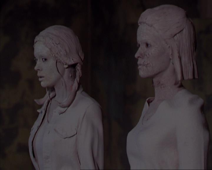 Charmed-Online-dot-net_405SizeMatters1417.jpg