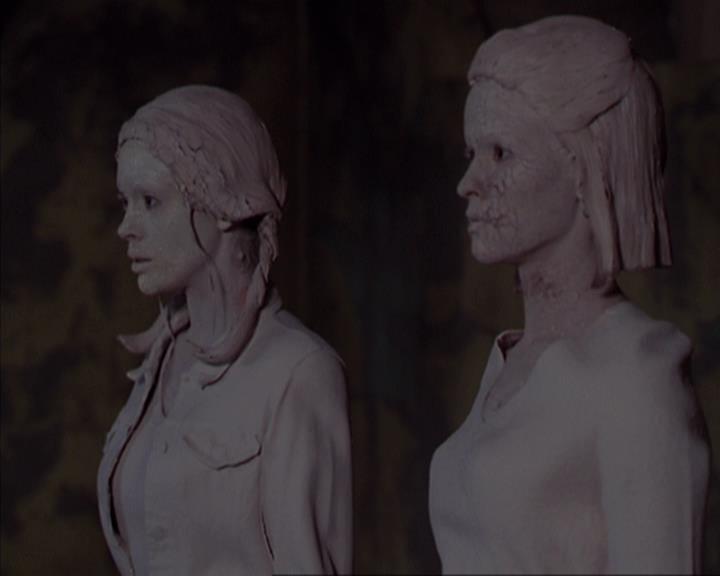 Charmed-Online-dot-net_405SizeMatters1419.jpg