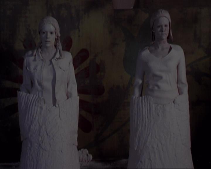 Charmed-Online-dot-net_405SizeMatters1452.jpg