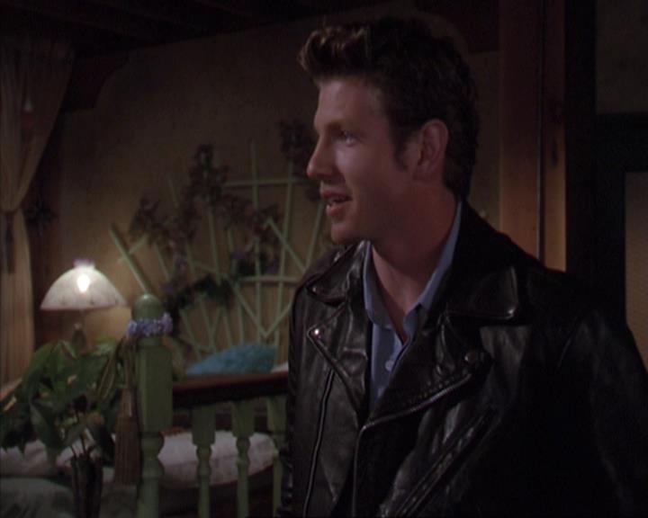 Charmed-Online-dot-net_405SizeMatters1525.jpg