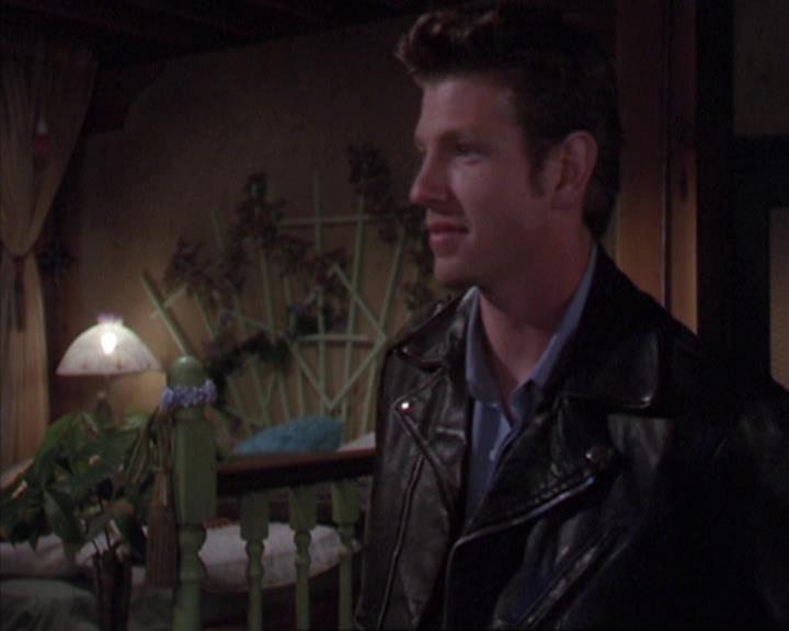 Charmed-Online-dot-net_405SizeMatters1534.jpg