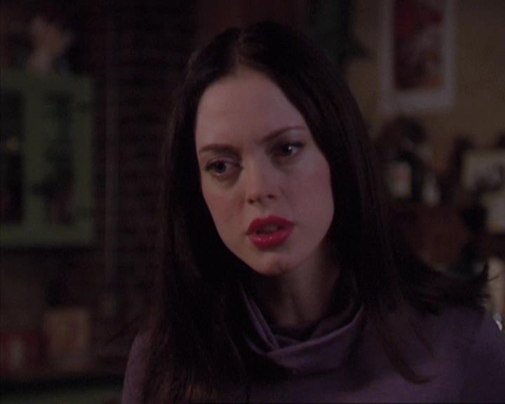 Charmed-Online-dot-net_405SizeMatters1562.jpg