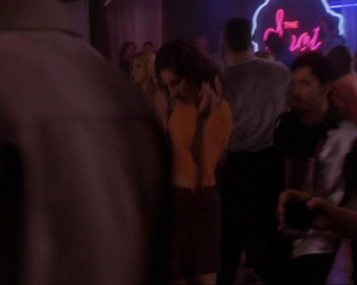 Charmed-Online-dot-net_405SizeMatters1602.jpg