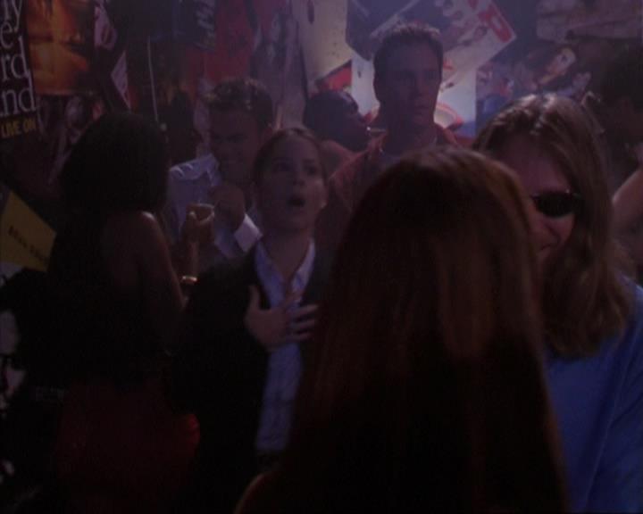 Charmed-Online-dot-net_405SizeMatters1607.jpg