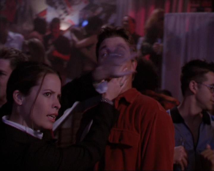 Charmed-Online-dot-net_405SizeMatters1618.jpg