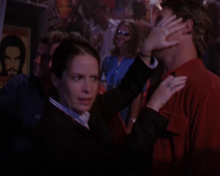 Charmed-Online-dot-net_405SizeMatters1619.jpg