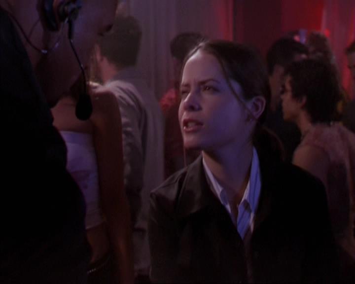 Charmed-Online-dot-net_405SizeMatters1634.jpg