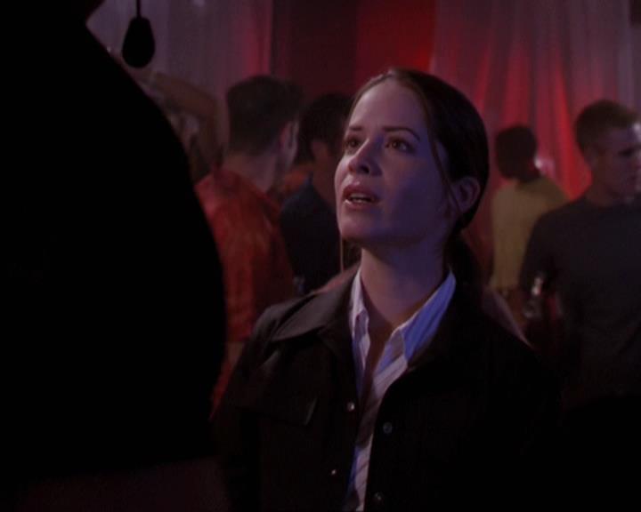 Charmed-Online-dot-net_405SizeMatters1637.jpg