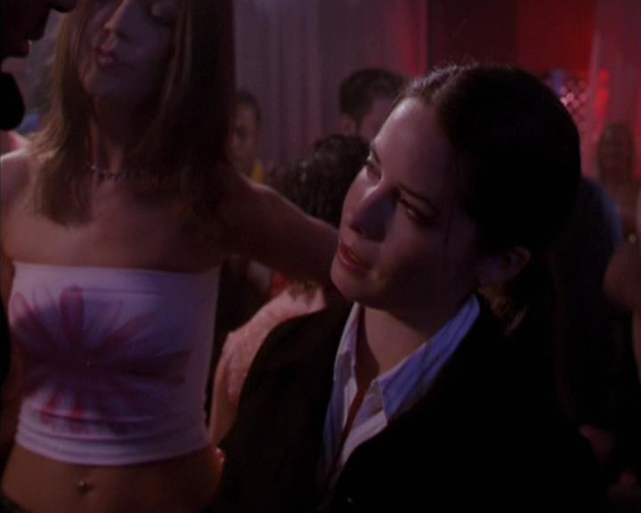 Charmed-Online-dot-net_405SizeMatters1640.jpg