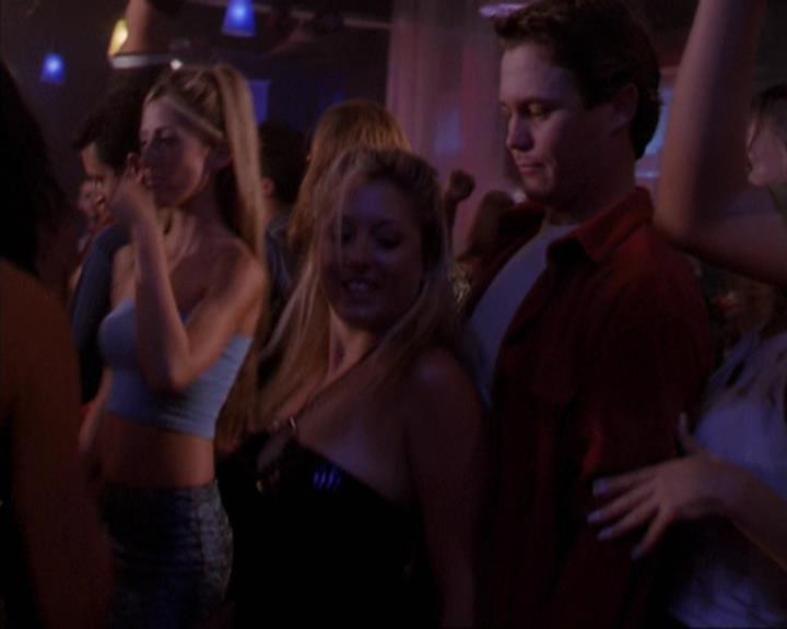 Charmed-Online-dot-net_405SizeMatters1670.jpg