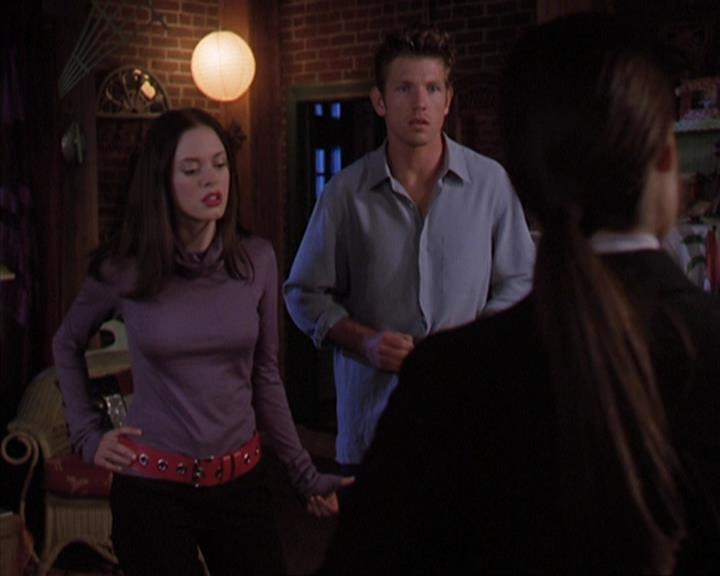 Charmed-Online-dot-net_405SizeMatters1736.jpg