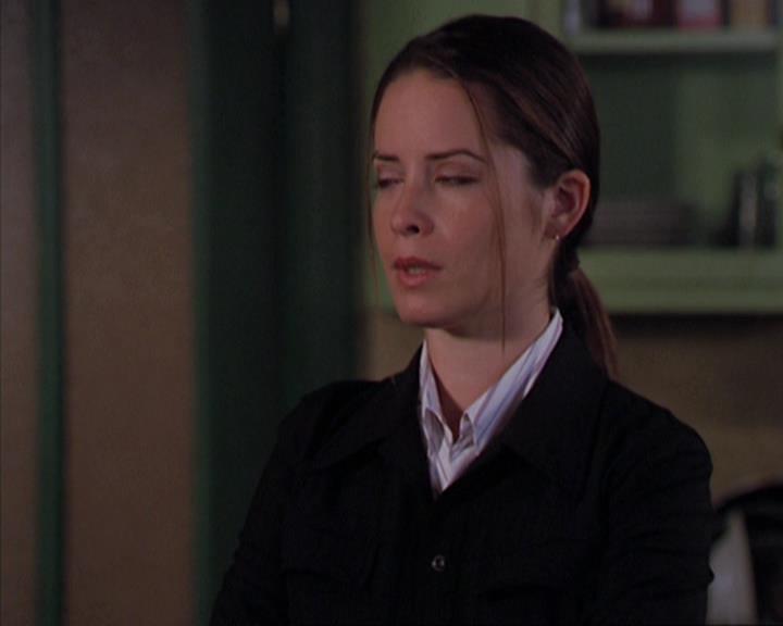 Charmed-Online-dot-net_405SizeMatters1744.jpg