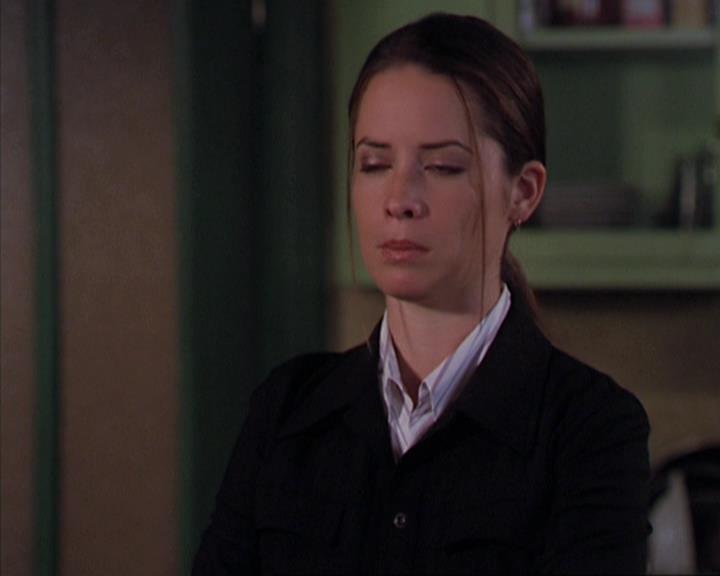 Charmed-Online-dot-net_405SizeMatters1745.jpg