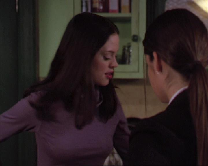 Charmed-Online-dot-net_405SizeMatters1830.jpg
